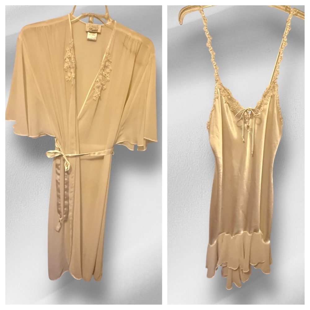 Dentelle 2 Piece Robe & Negligee Set as is